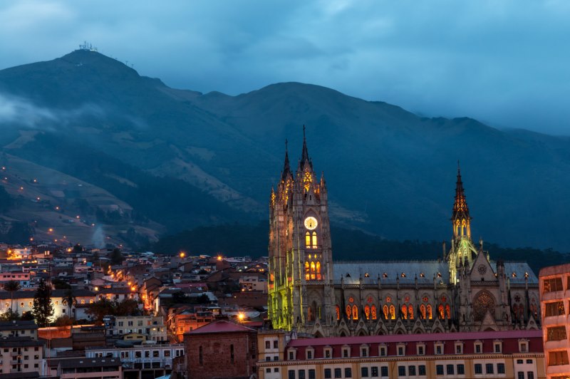 Quito-basilique gothique